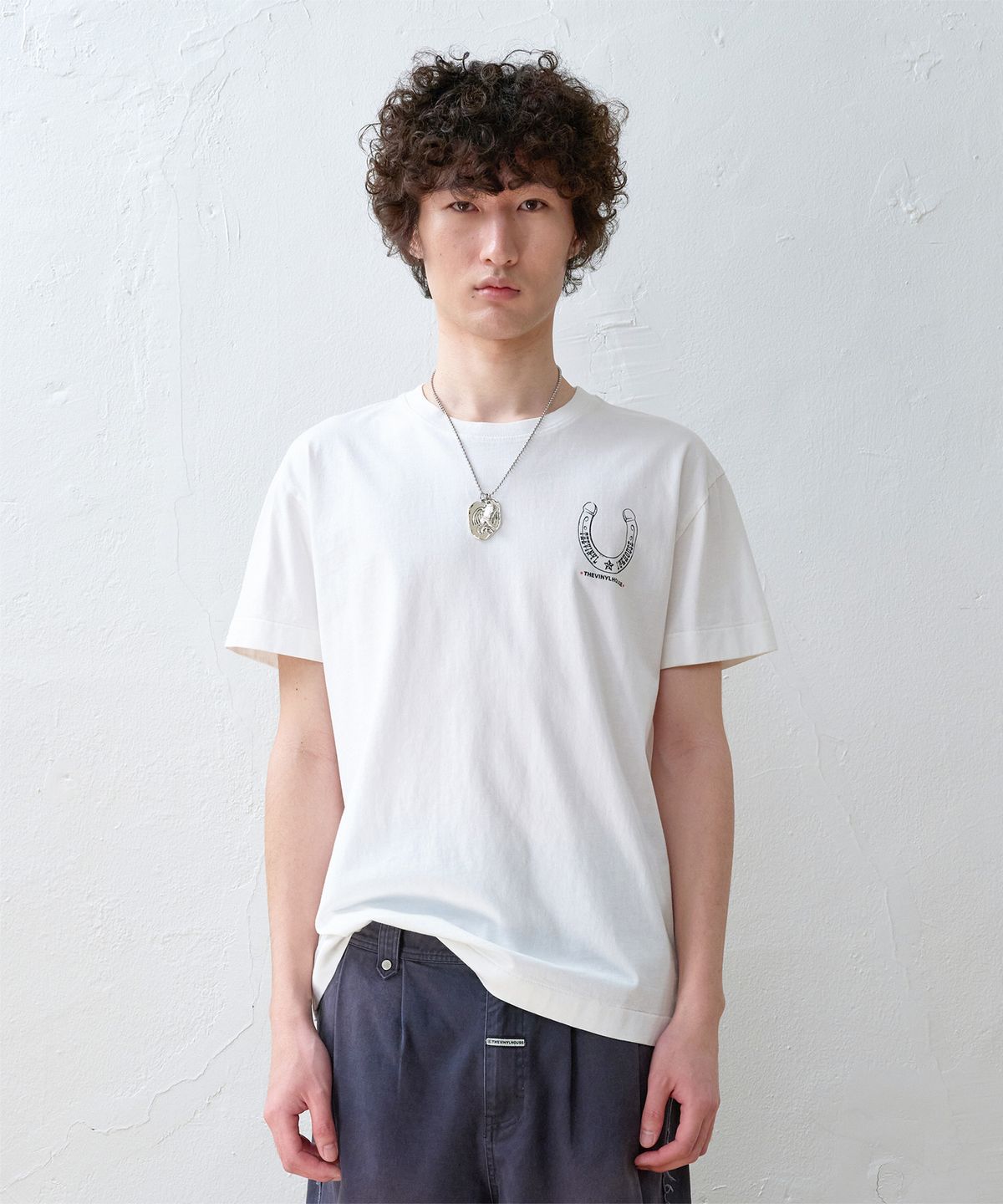 더바이닐하우스(THEVINYLHOUSE) LUCKY HOUSE TEE WHITE