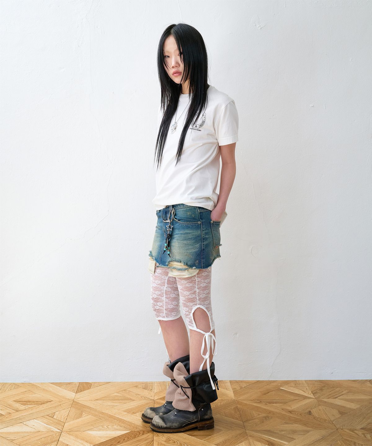더바이닐하우스(THEVINYLHOUSE) LUCKY HOUSE TEE WHITE