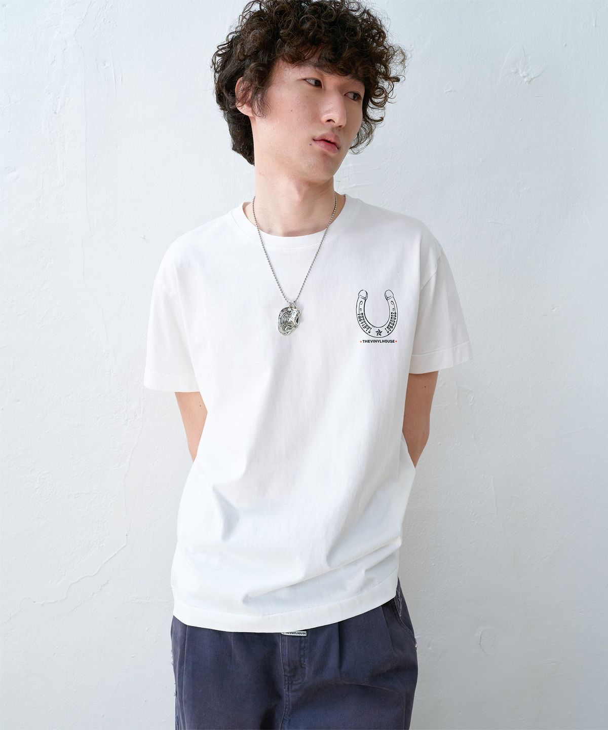 더바이닐하우스(THEVINYLHOUSE) LUCKY HOUSE TEE WHITE