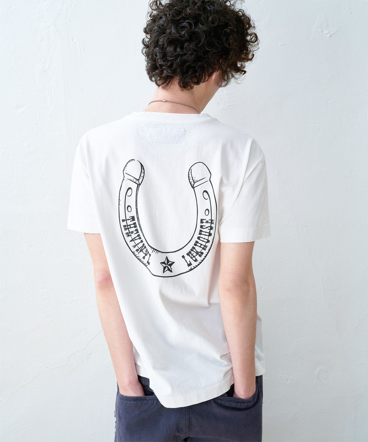 더바이닐하우스(THEVINYLHOUSE) LUCKY HOUSE TEE WHITE