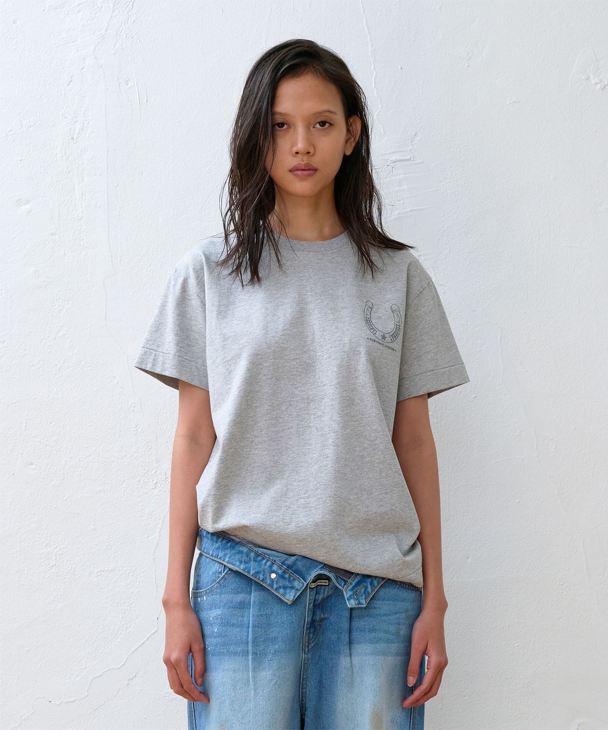 더바이닐하우스(THEVINYLHOUSE) LUCKY HOUSE TEE GREY