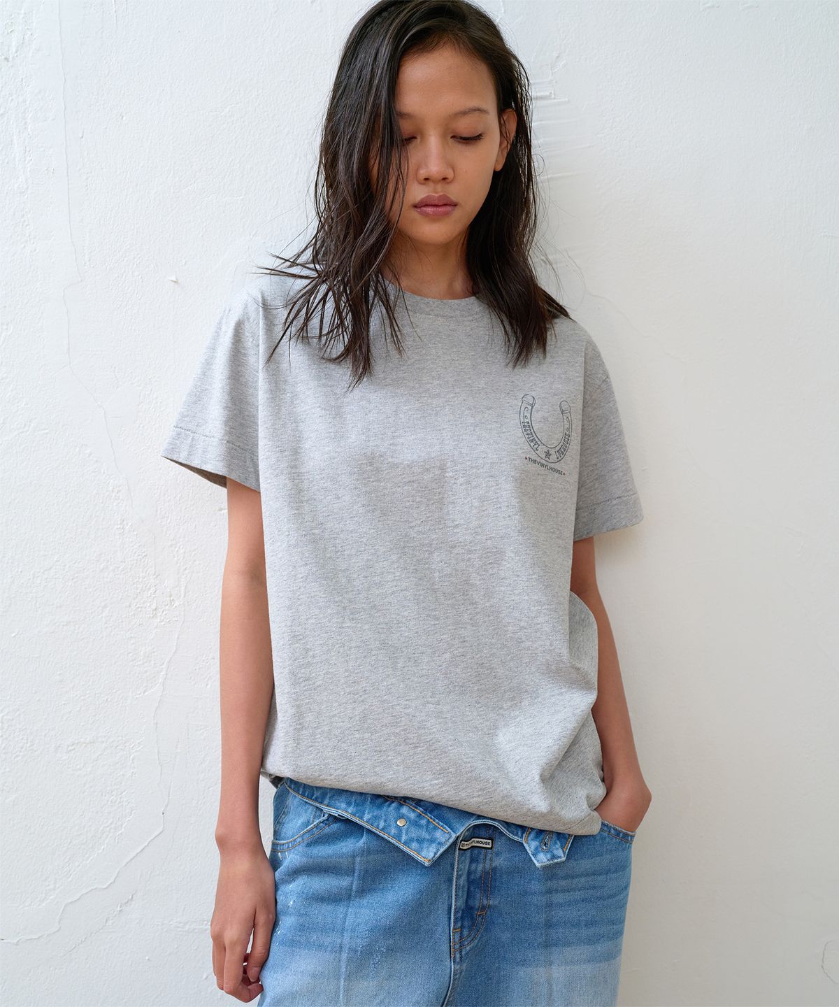 더바이닐하우스(THEVINYLHOUSE) LUCKY HOUSE TEE GREY