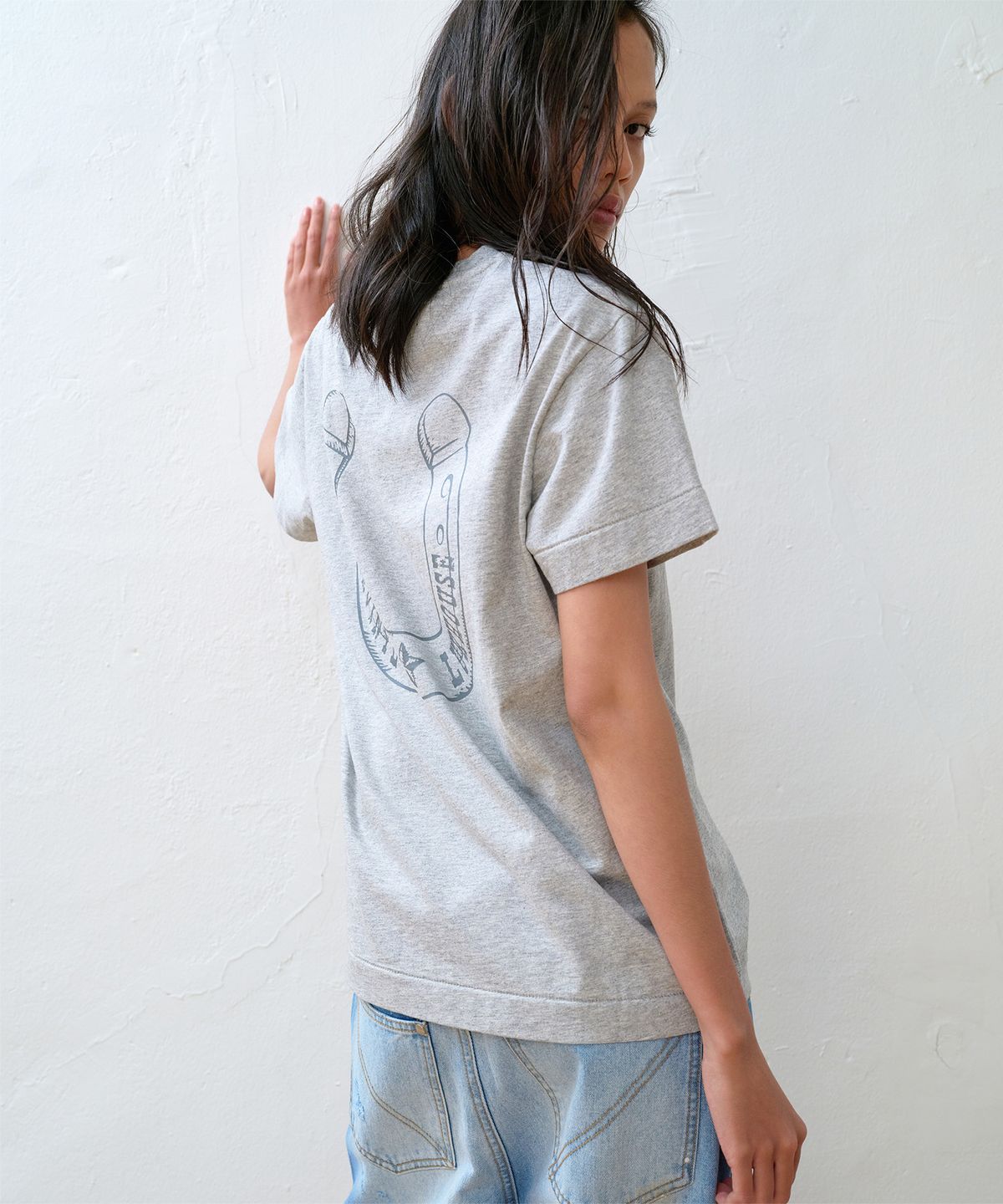 더바이닐하우스(THEVINYLHOUSE) LUCKY HOUSE TEE GREY