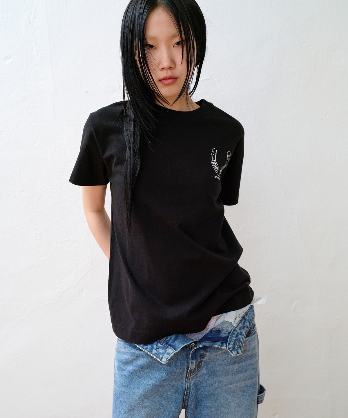 더바이닐하우스(THEVINYLHOUSE) LUCKY HOUSE TEE BLACK