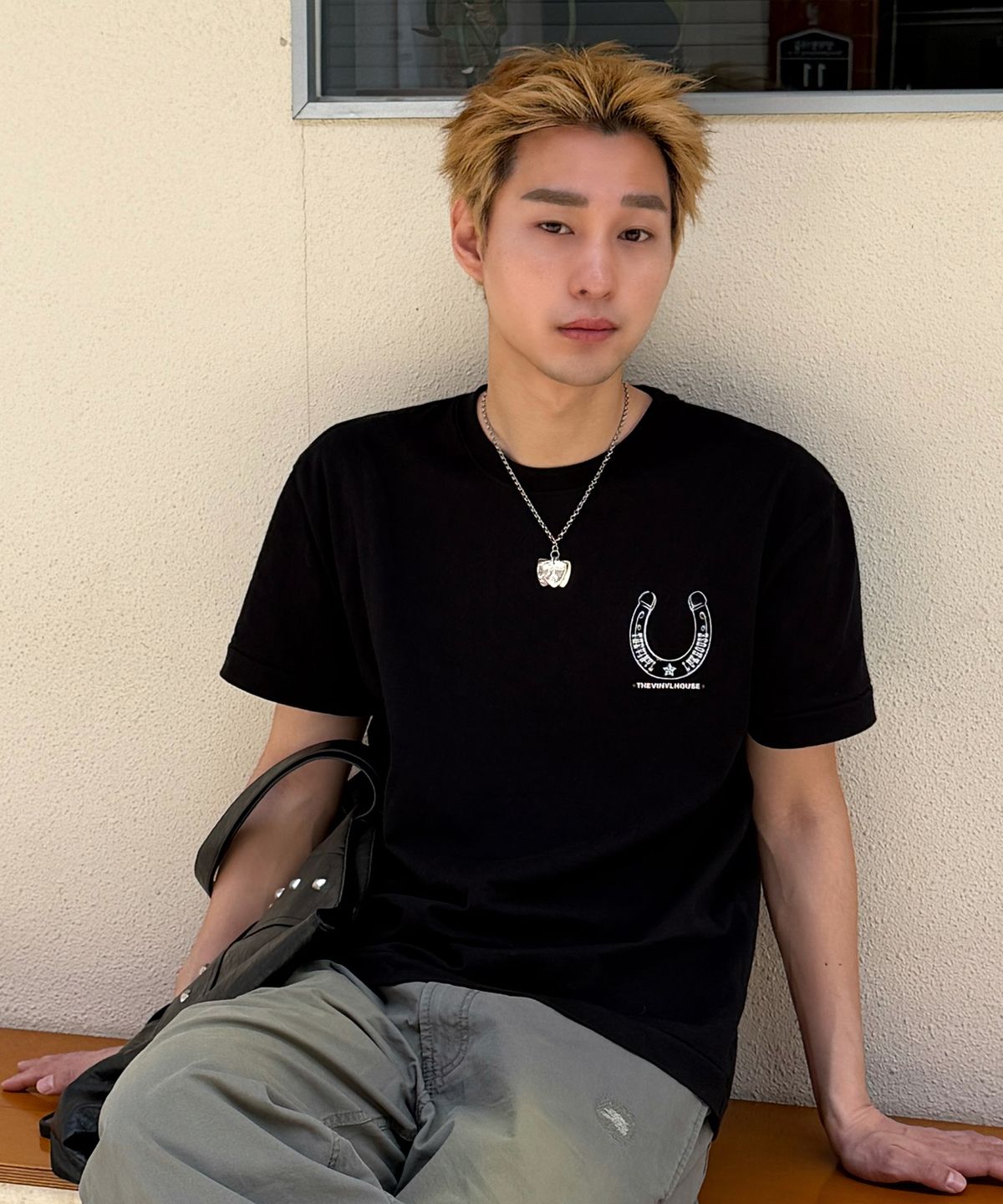 더바이닐하우스(THEVINYLHOUSE) LUCKY HOUSE TEE BLACK