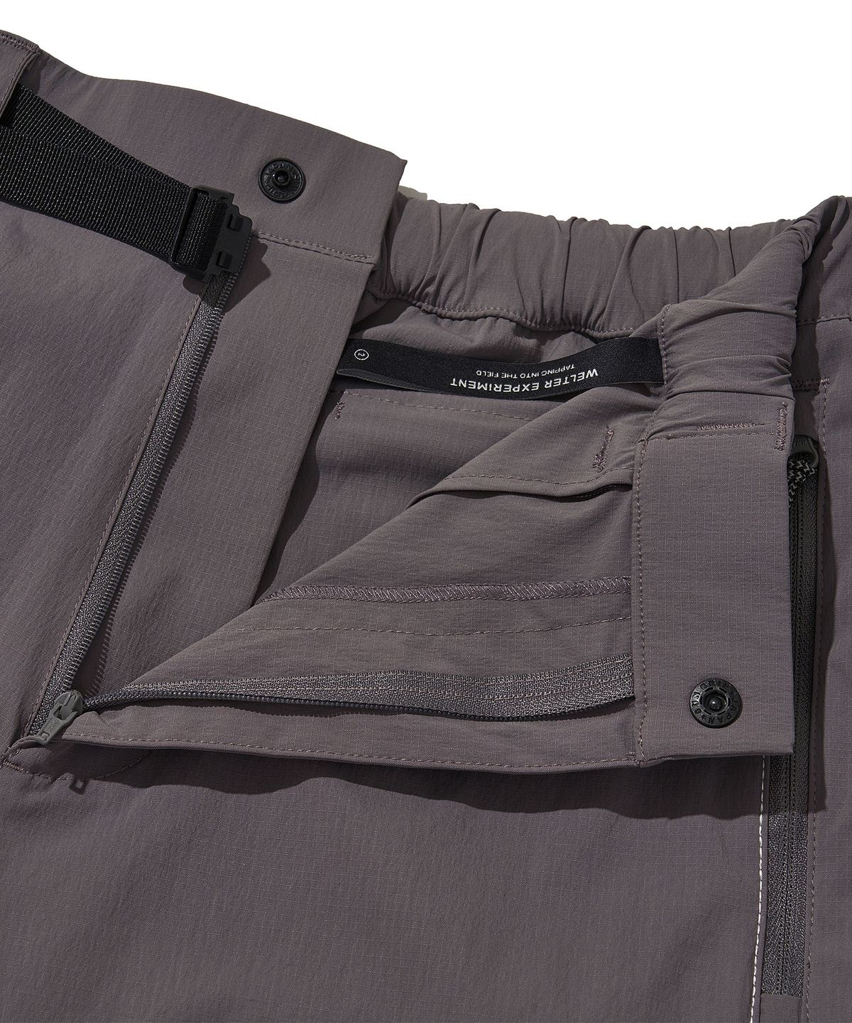 웰터 익스페리먼트(WELTER EXPERIMENT) LUMITRATIL SHORTS_CHARCOAL