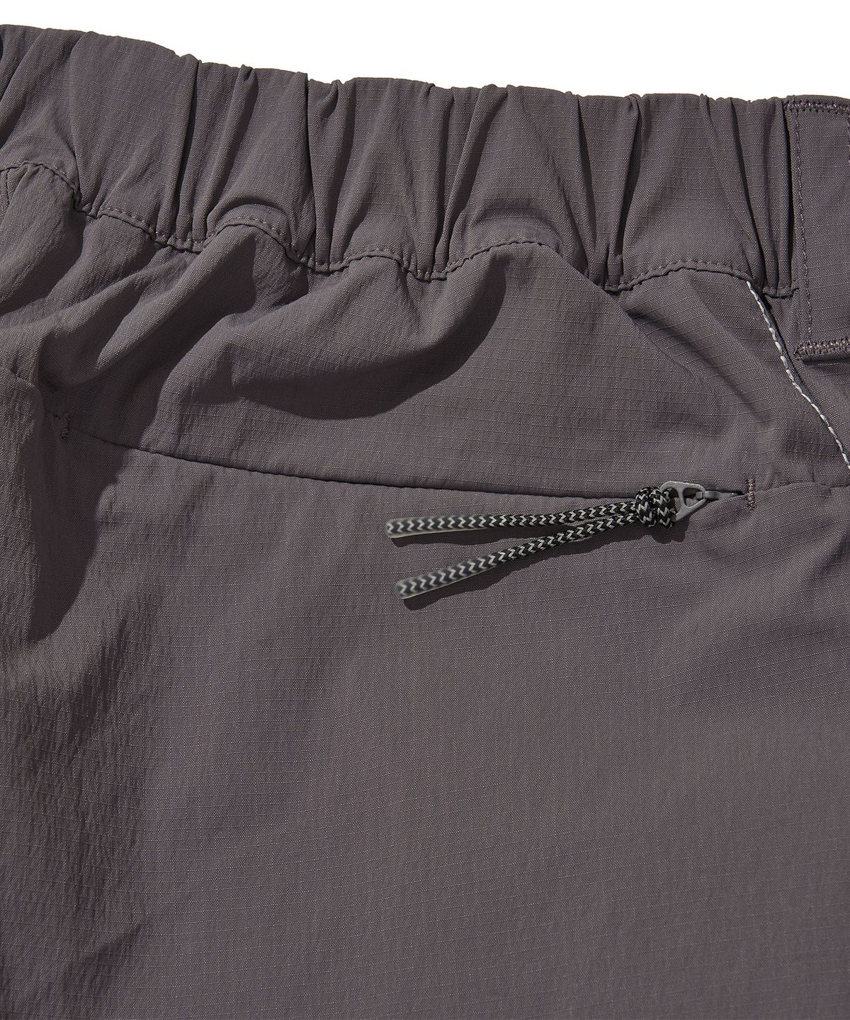 웰터 익스페리먼트(WELTER EXPERIMENT) LUMITRATIL SHORTS_CHARCOAL