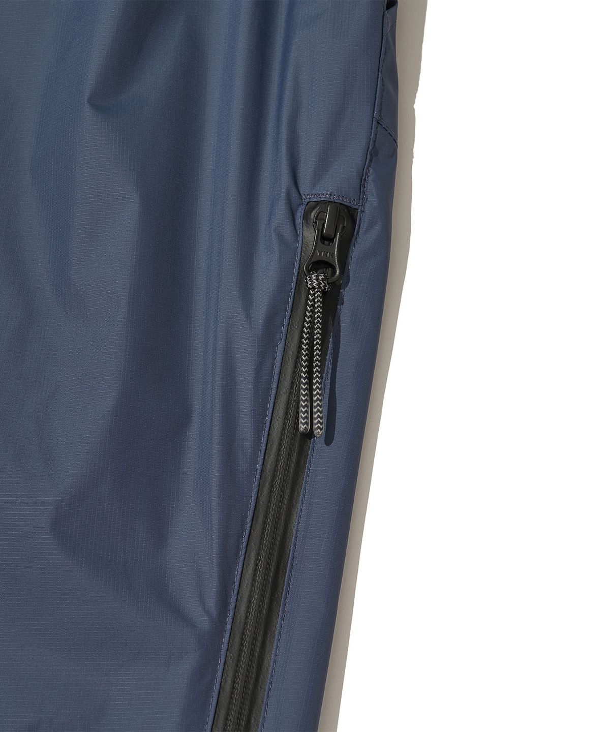 웰터 익스페리먼트(WELTER EXPERIMENT) HYDRAIR BALANCE PERTEX SHELL PANTS_GRAYISH BLUE