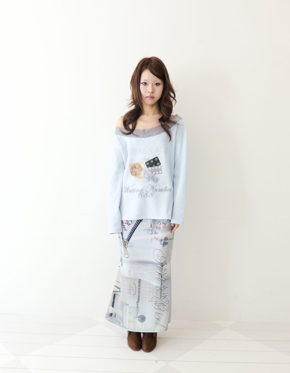 혼쿄(HONKYO) Off - Shoulder Loose Top- Waiting Number