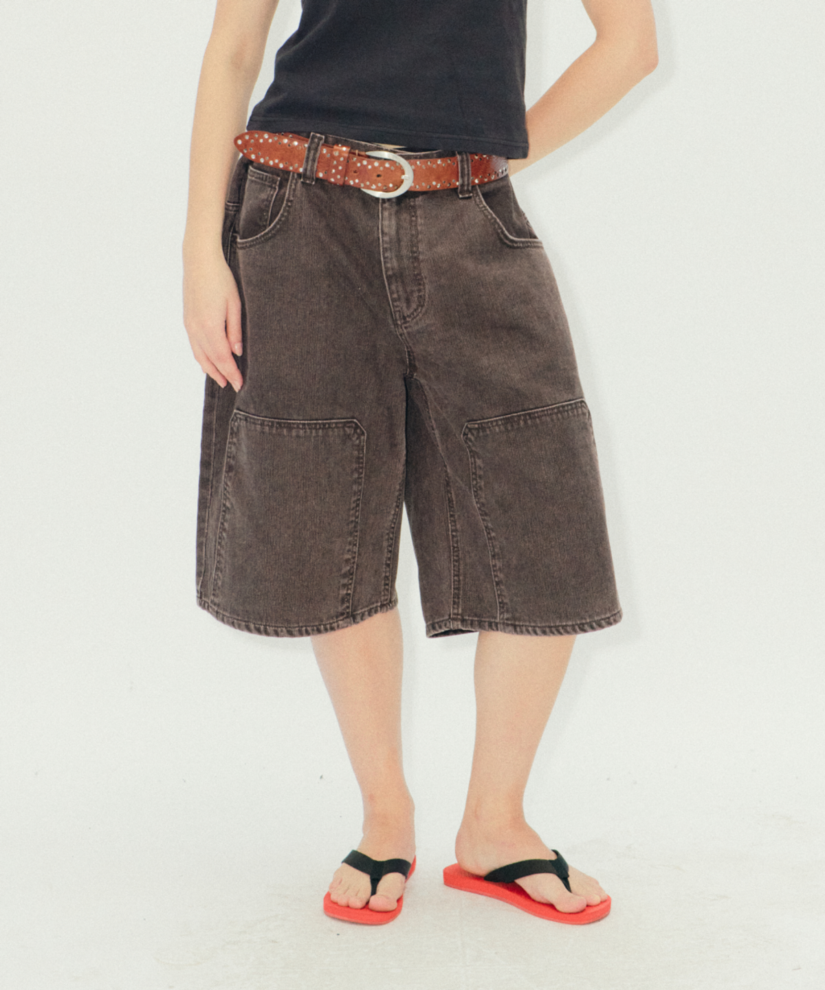 이알티알(ERTR) Carpenter Buckle Bermuda Denim Pants Brown