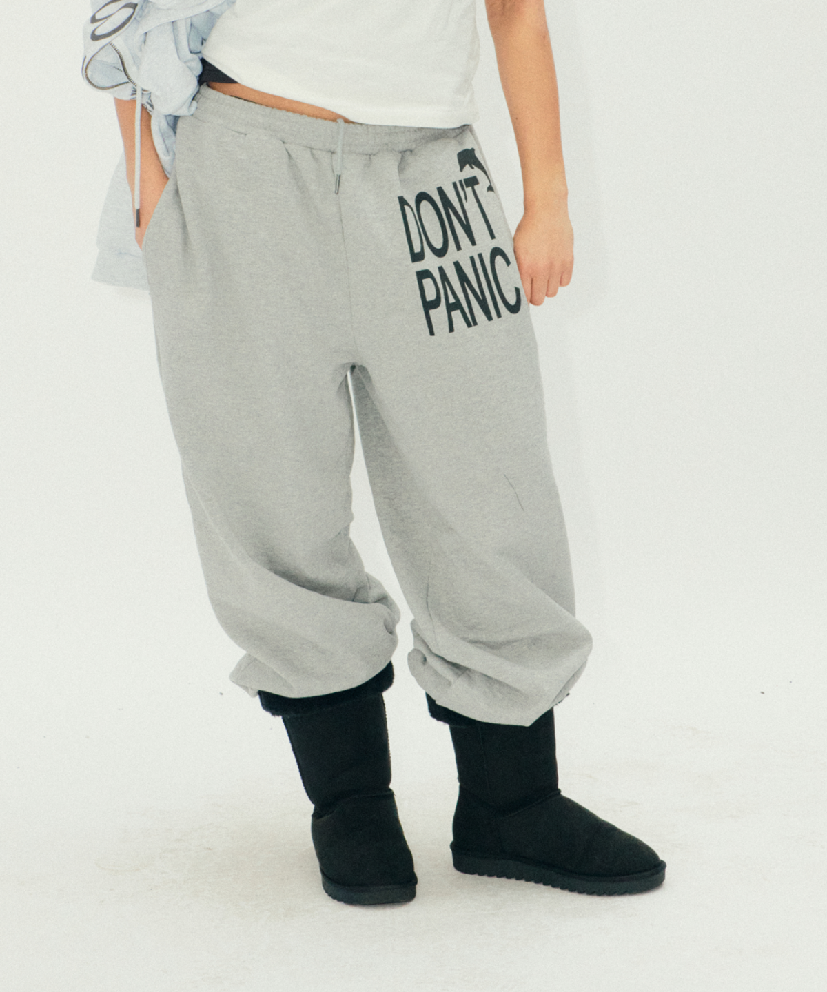 이알티알(ERTR) Dont Panic Dolphin Jogger Pants Melange Grey