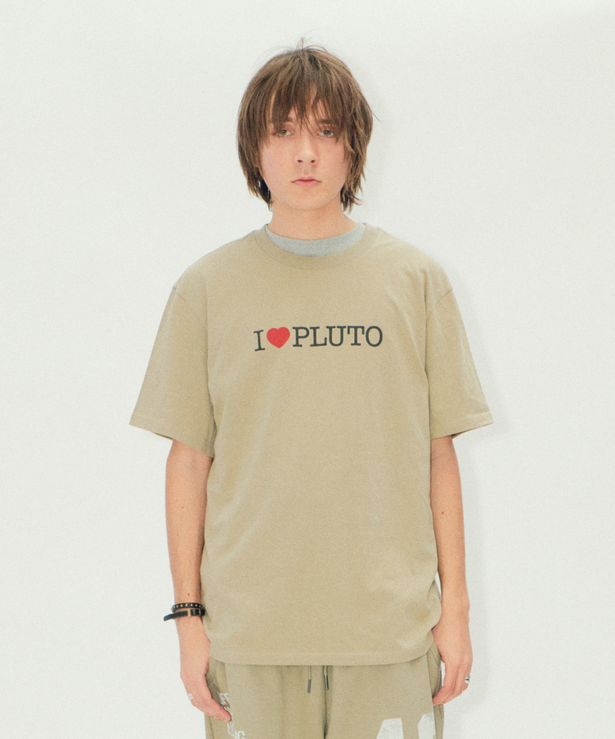 이알티알(ERTR) I Love Pluto T-Shirt Khaki