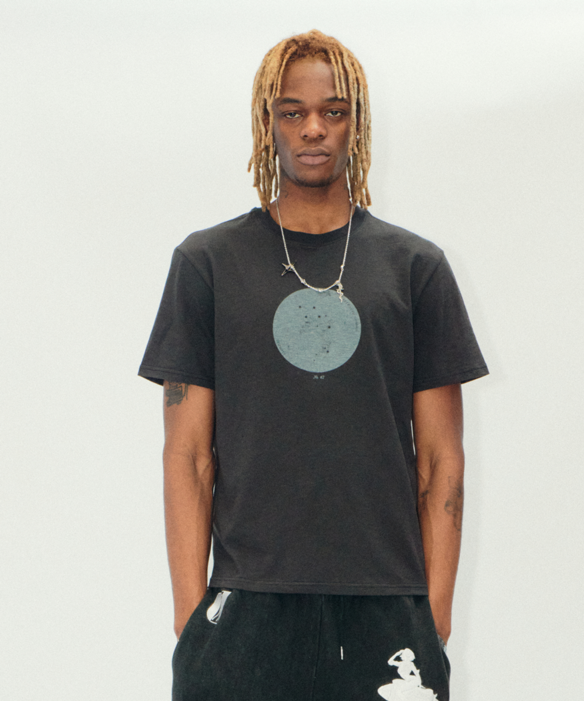 이알티알(ERTR) Delphinus T-Shirt Black