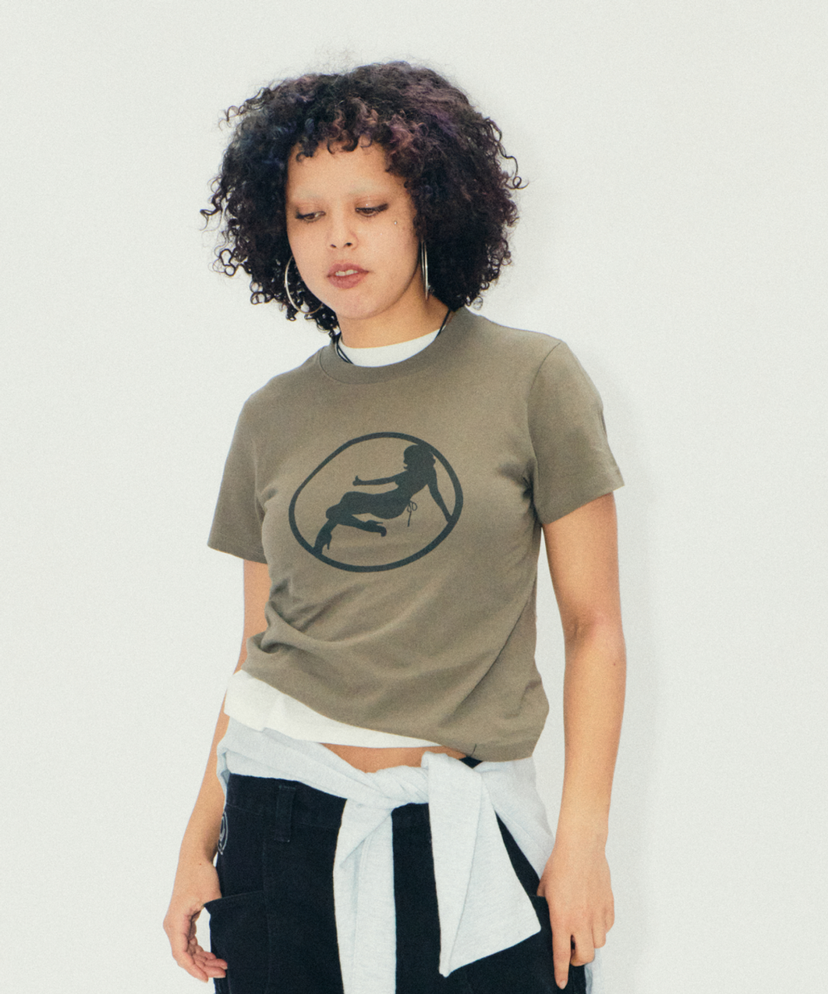 이알티알(ERTR) Circle Girl T-Shirt Khaki