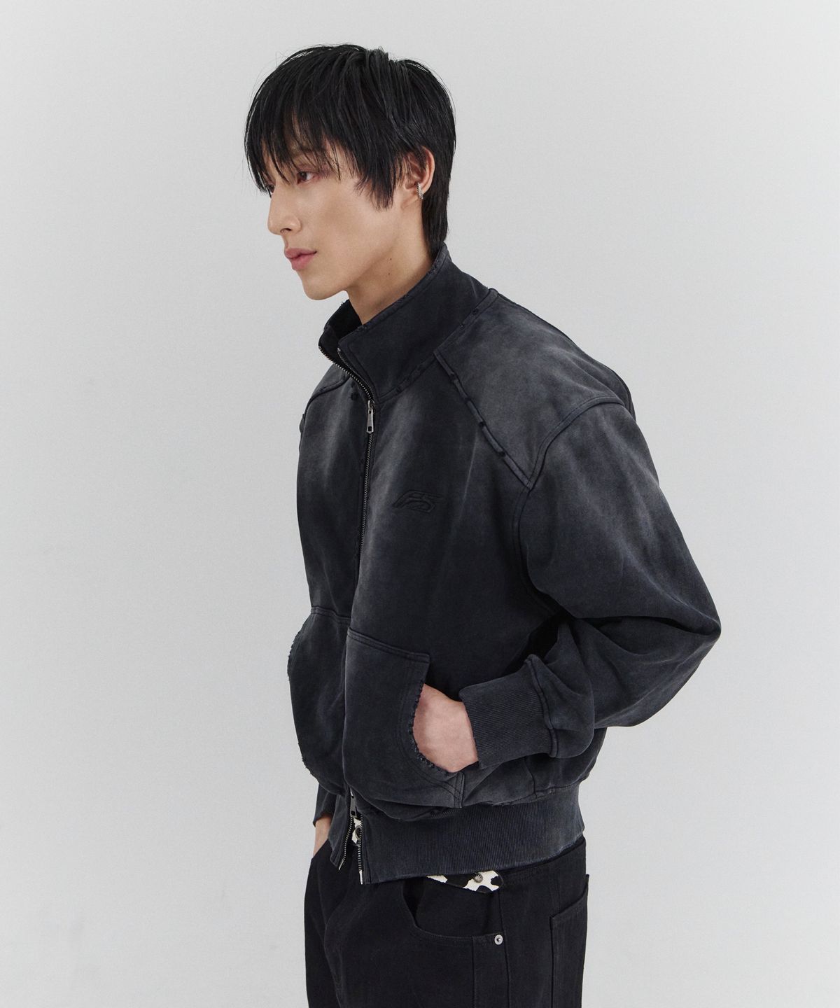 포스센스티브(FORCESENSITIVE) FORCE SHOULDER ZIP-UP (WASHING BK)