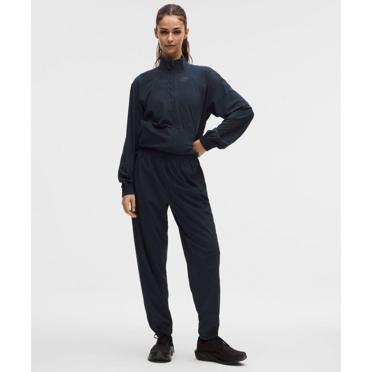룰루레몬(LULULEMON) 어댑티드 스테이트 트랙 재킷 *퍼포레이티드 스트라이프  TRNV