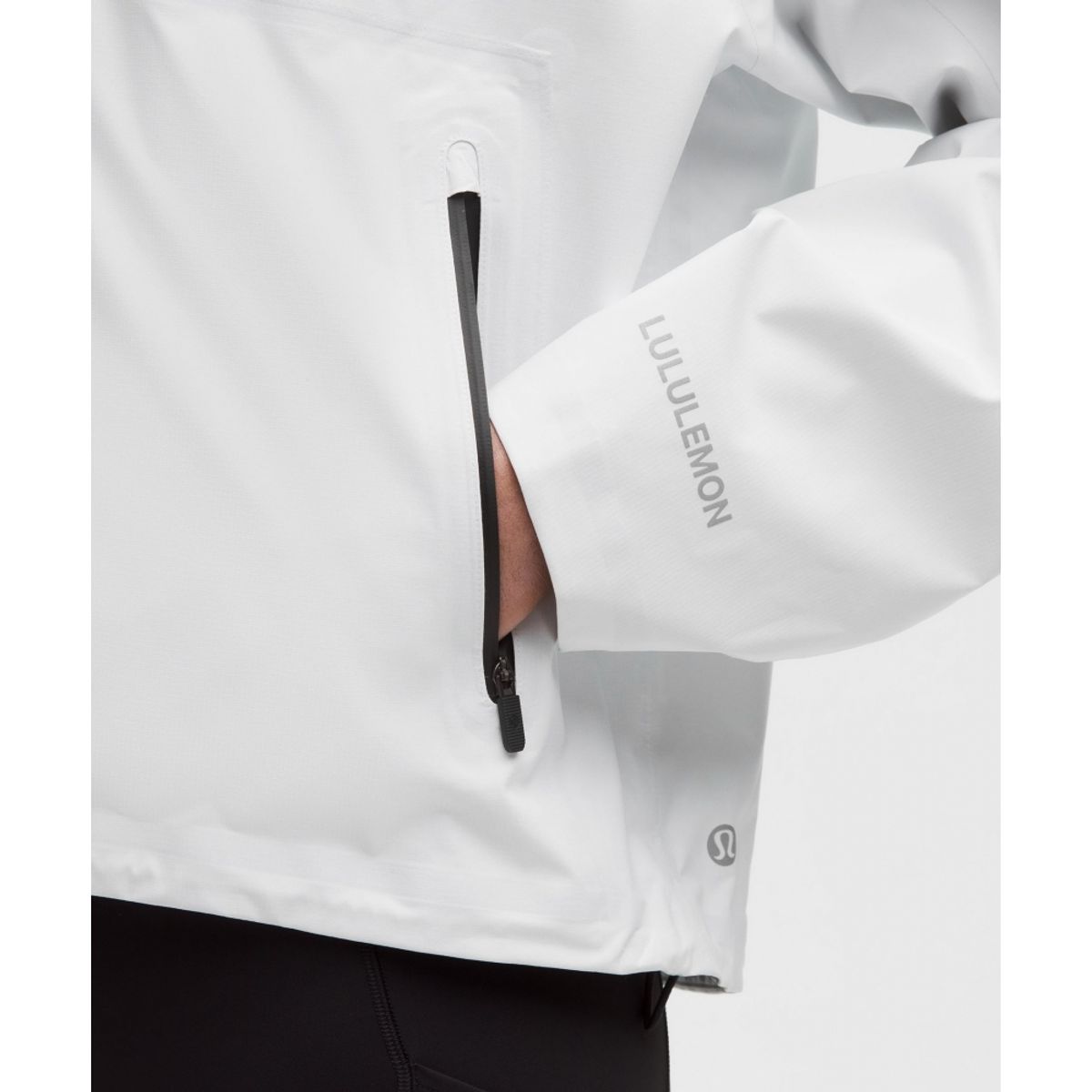 룰루레몬(LULULEMON) 라이트웨이트 워터프루프 러닝 재킷  WHT