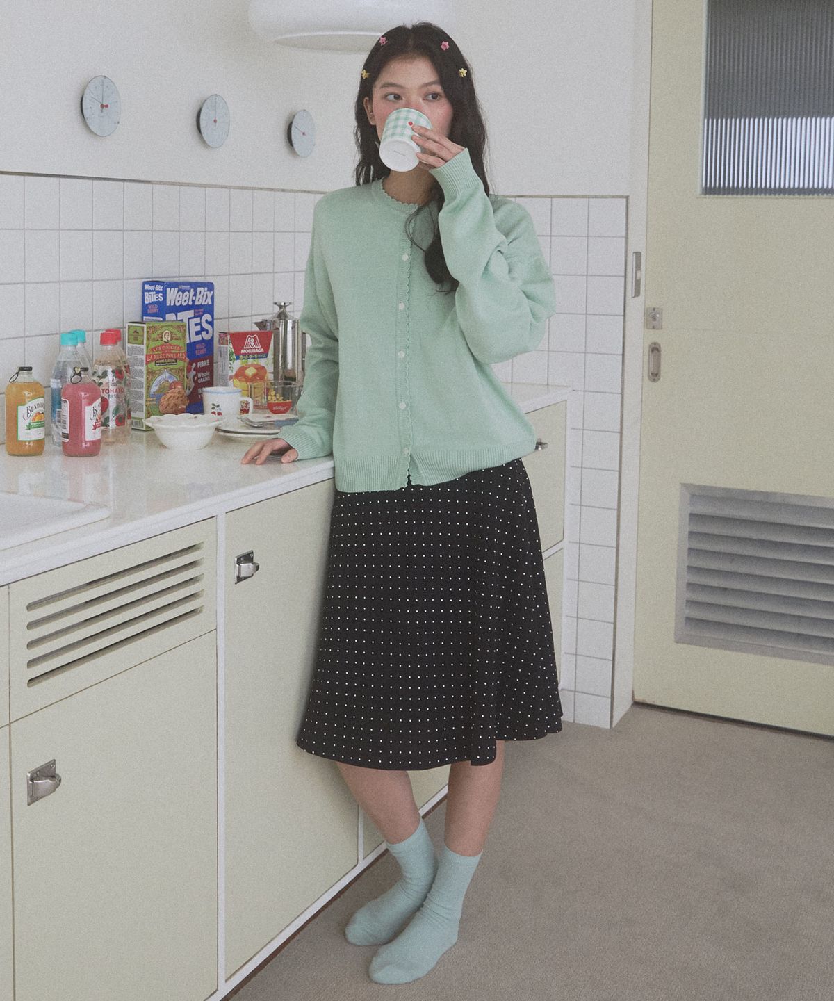 뉴루키(NEW LOOKY) Flared dot midi skirt _Black