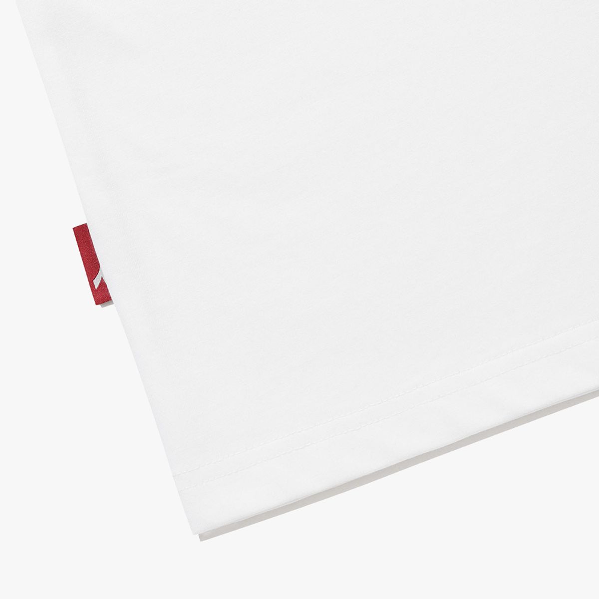 디아도라(diadora) 아톰 스몰 로고 반팔 티셔츠 WHITE