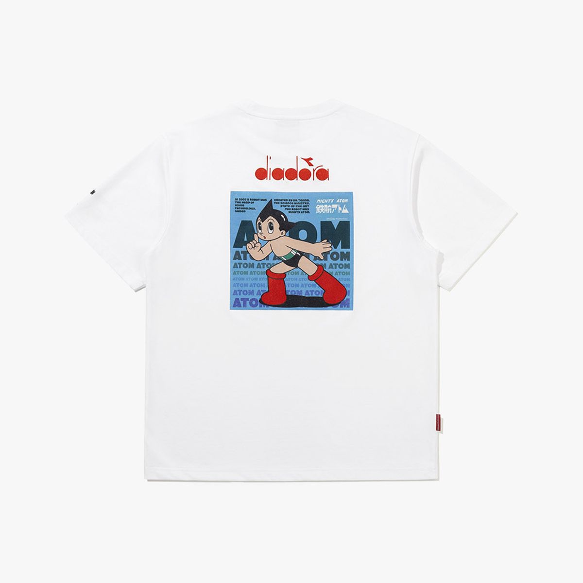 디아도라(diadora) 아톰 스몰 로고 반팔 티셔츠 WHITE