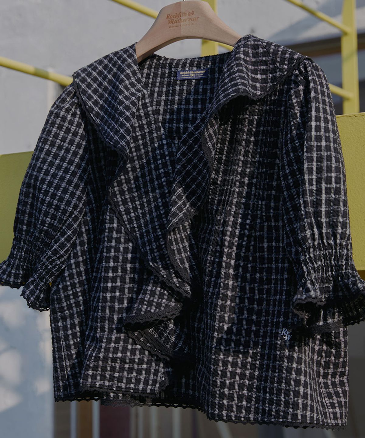 락피쉬웨더웨어(ROCKFISH WEATHERWEAR) RUFFLE BLOUSE - 2 colors