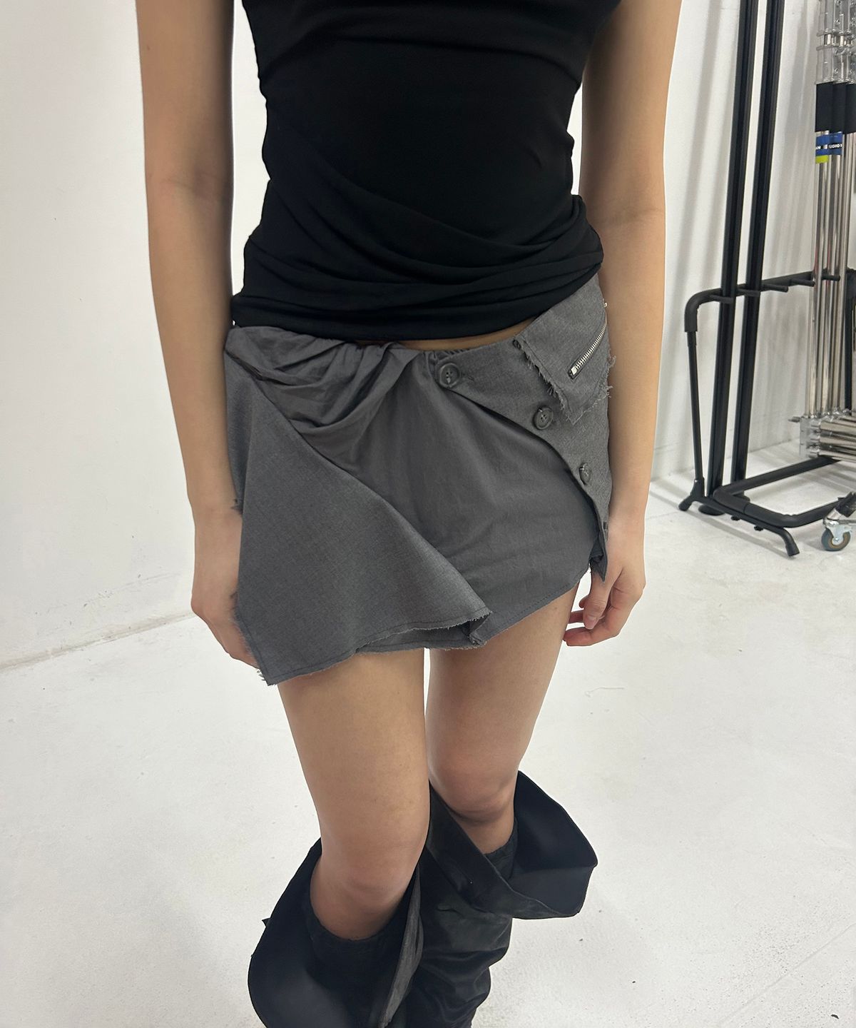 플레어업(FLAREUP) Asymmetrical Layered Mini Skirt (FL-267_Dark Gray)
