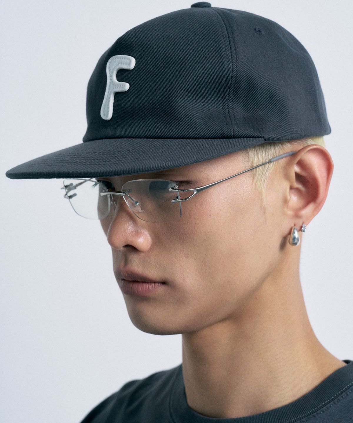 페르노브(FERNOV) F 아플리케 5패널 캡 차콜