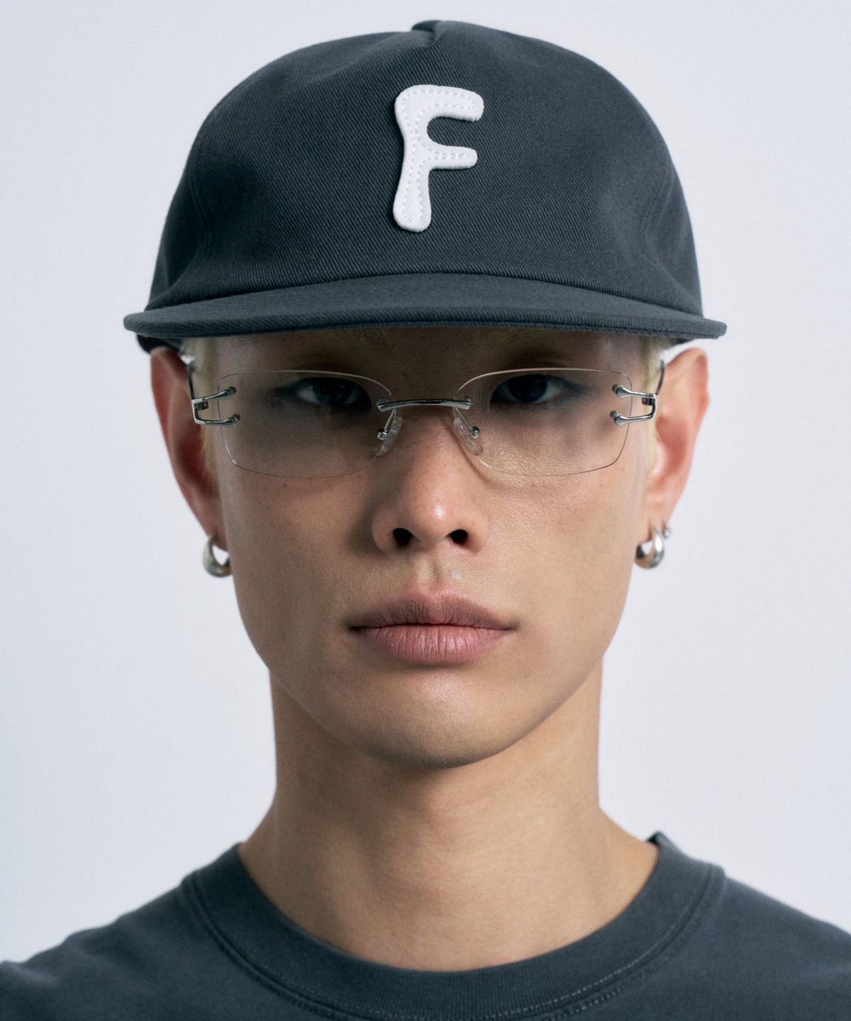 페르노브(FERNOV) F 아플리케 5패널 캡 차콜