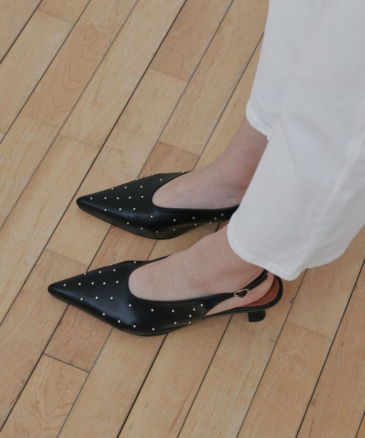 프리플라(FRI FLA) ljh7135 Pointed Stud Slingback Heels - 2 Colors