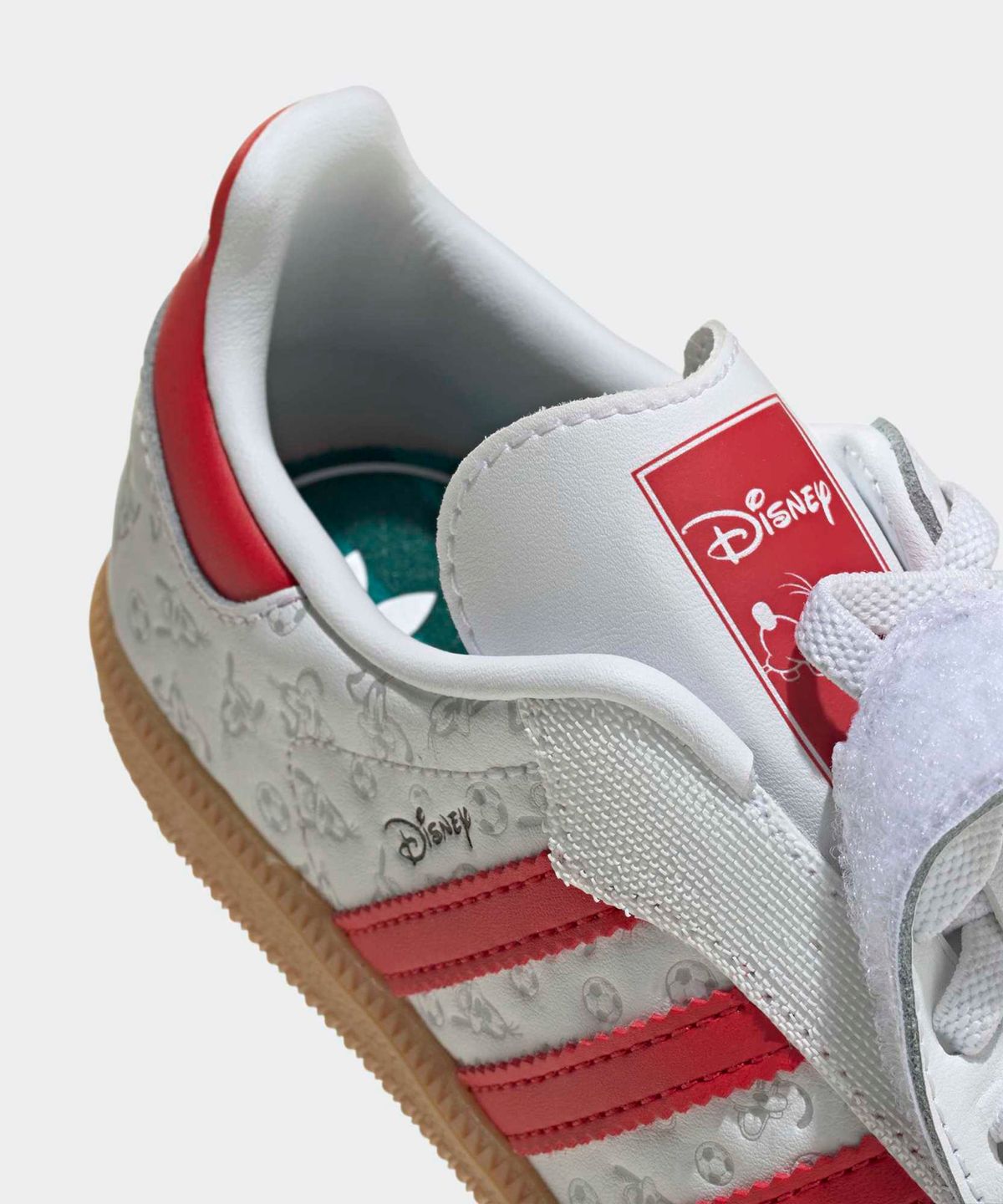 아디다스 키즈(ADIDAS KIDS) 아디다스 X 디즈니 삼바 OG 컴포트 클로저 엘라스틱 레이스 키즈 - 화이트 스칼렛 / IH1753