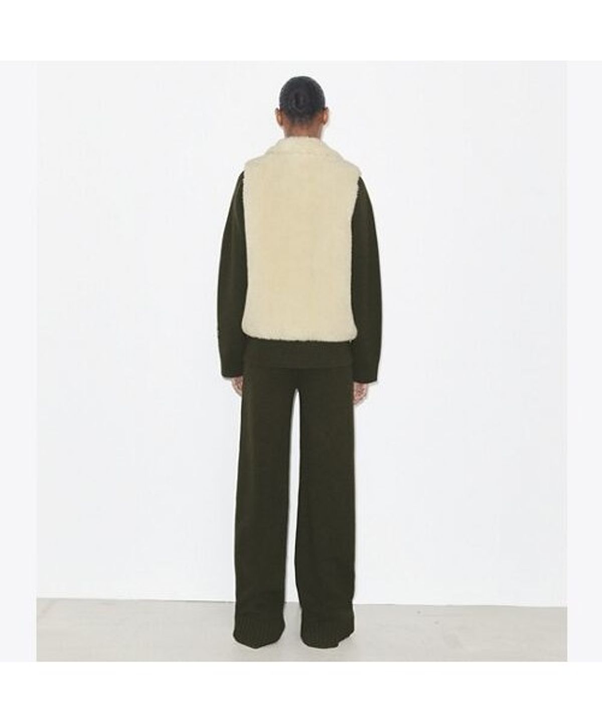 토리버치(TORYBURCH) 컬러블록 하이 파일 베스트 - 아이보리
