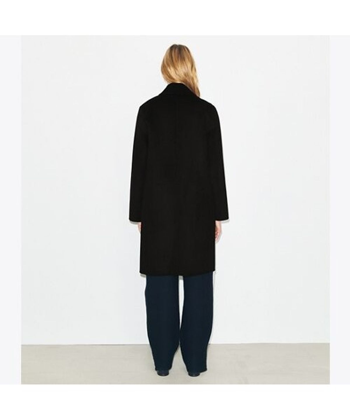 토리버치(TORYBURCH) 자카드 티 모노그램 울 코트 - 블랙 / 티 모노그램 자카드 콤비
