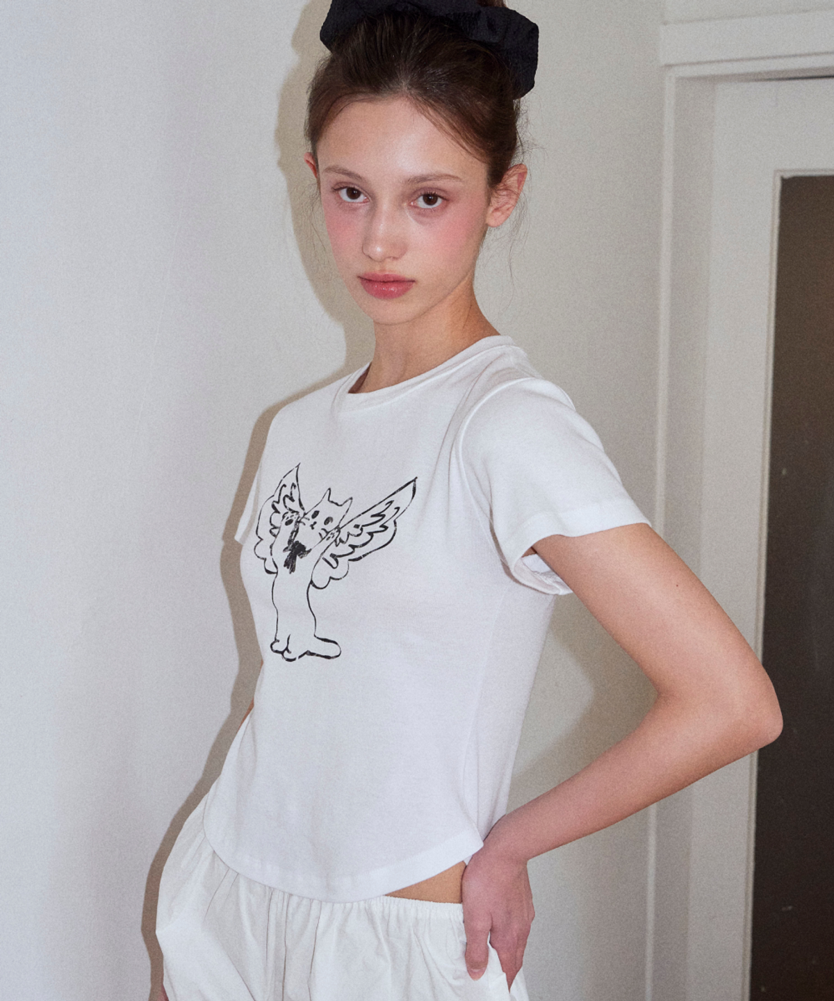 로긴 앤 로지(ROGIN N ROSIE) Angel Cat Printed T-shirt White