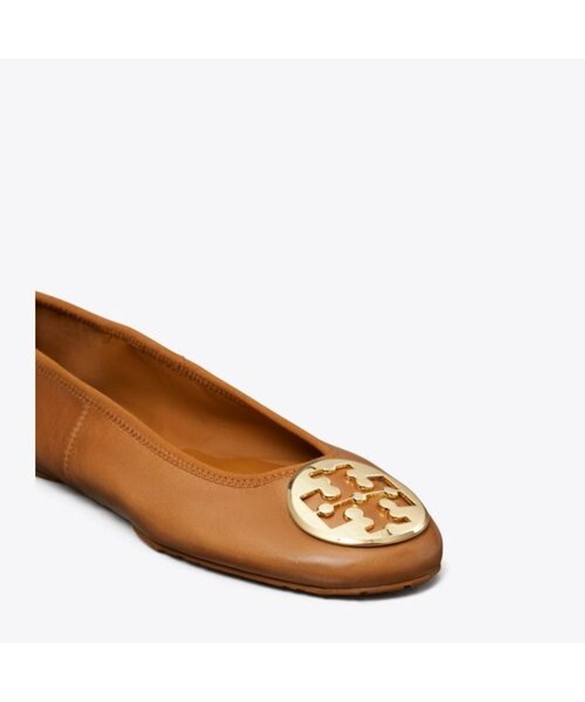 토리버치(TORYBURCH) 래바 트래블 발레 - 피칸 프랄린 / 골드
