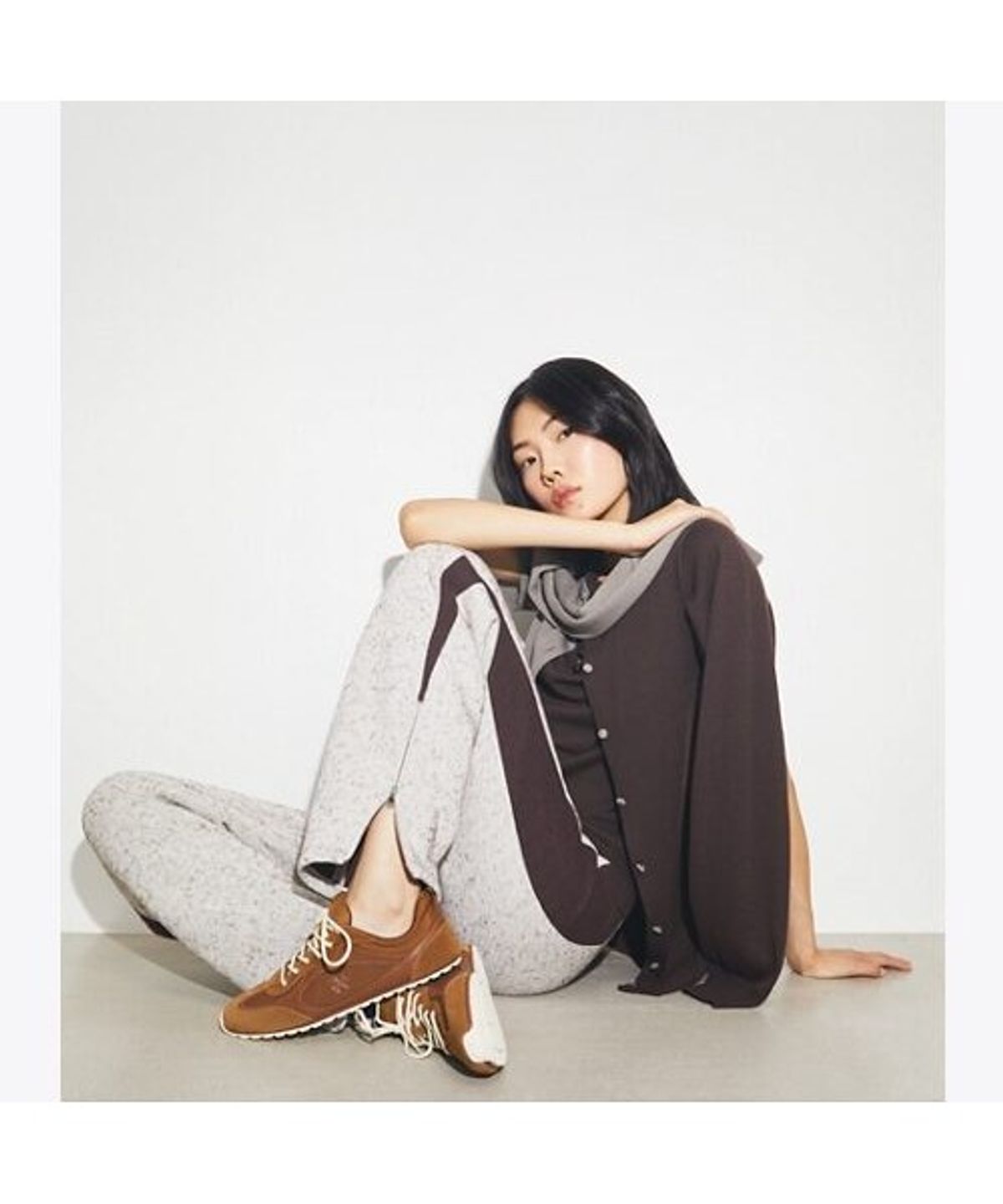 토리버치(TORYBURCH) 필드 스니커즈 - 코냑 브라운