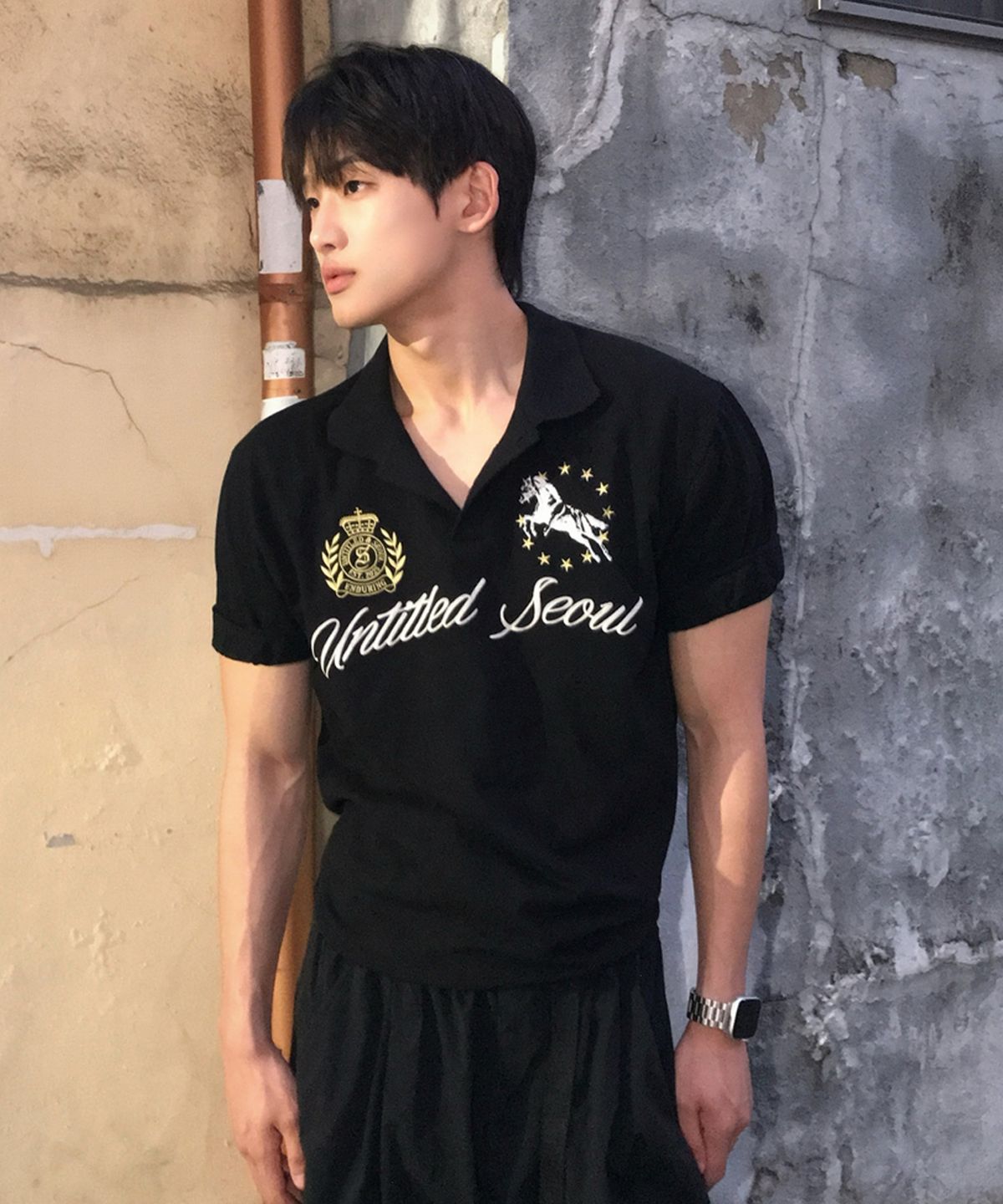 언타이틀 서울(UNTITLED SEOUL) 언타이틀 크레스트 폴로 크롭 반팔 블랙
