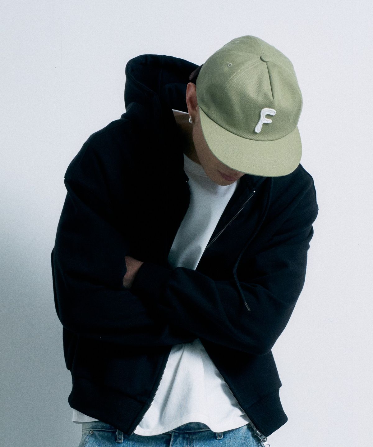 페르노브(FERNOV) 에센셜 투웨이 크롭 후드 집업 3color