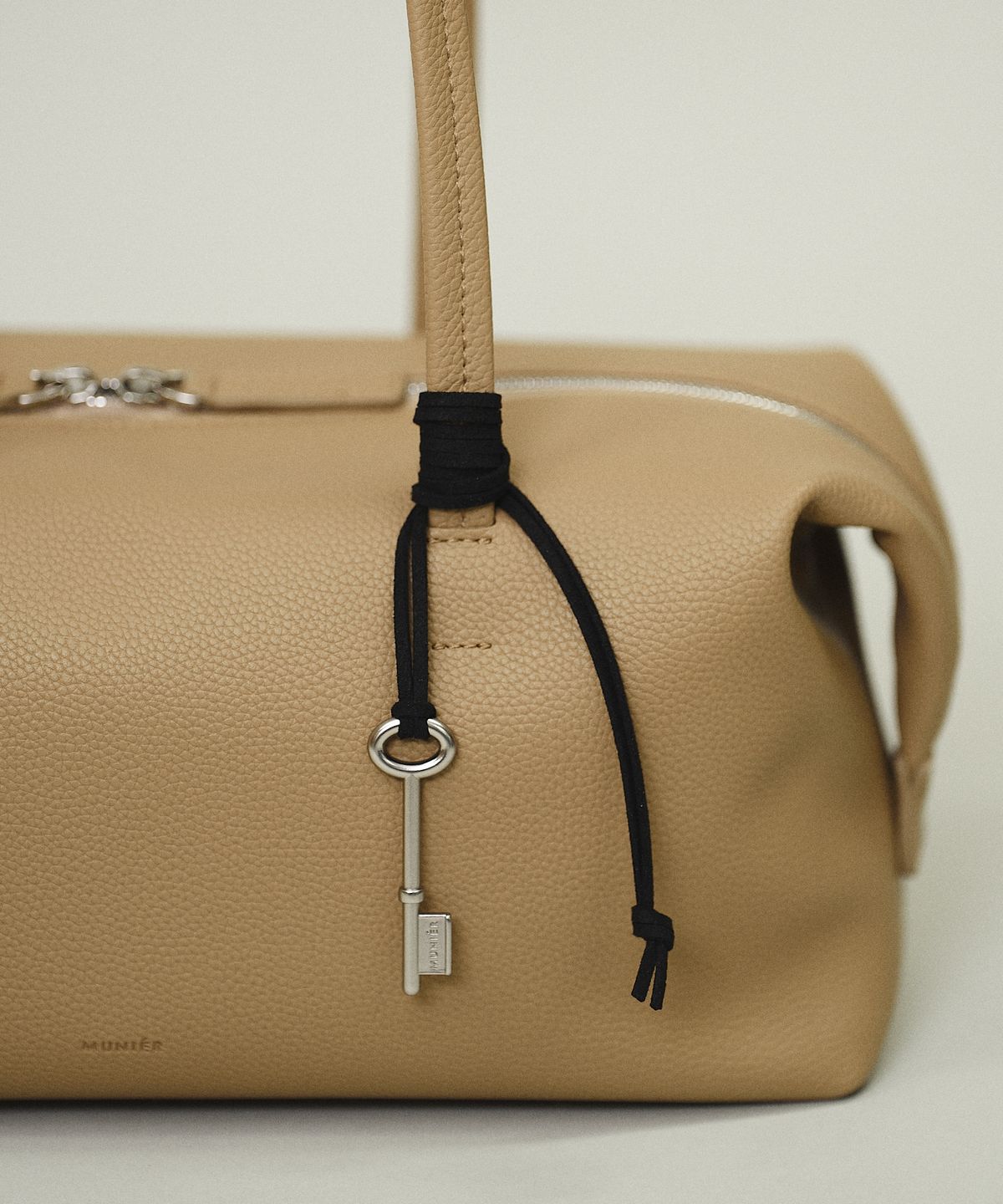 뮤니에(MUNIER) KEY NECKLACE