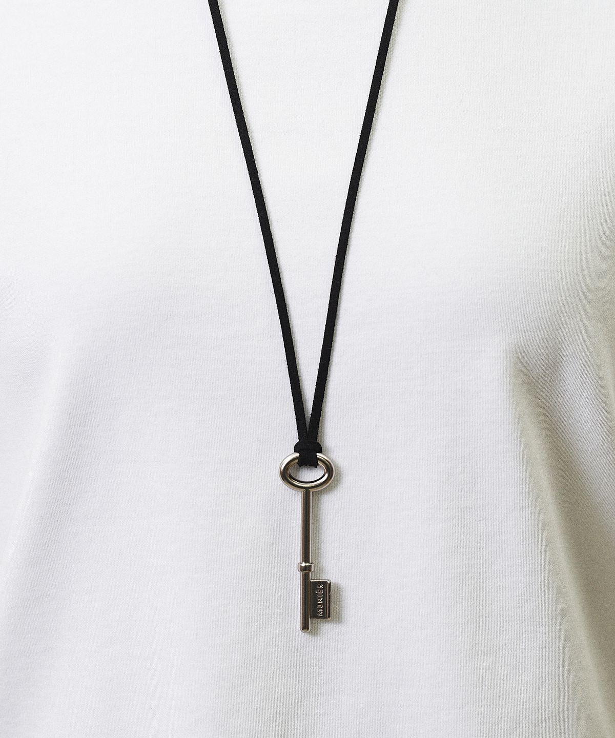 뮤니에(MUNIER) KEY NECKLACE