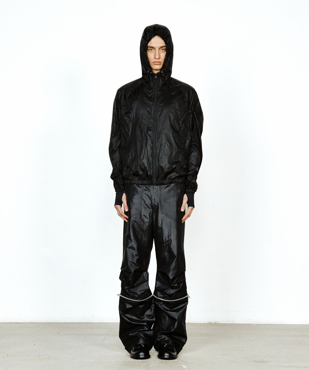 유지(YUJI) FUTURE AIRLIGHT WINDBREAKER BLACK