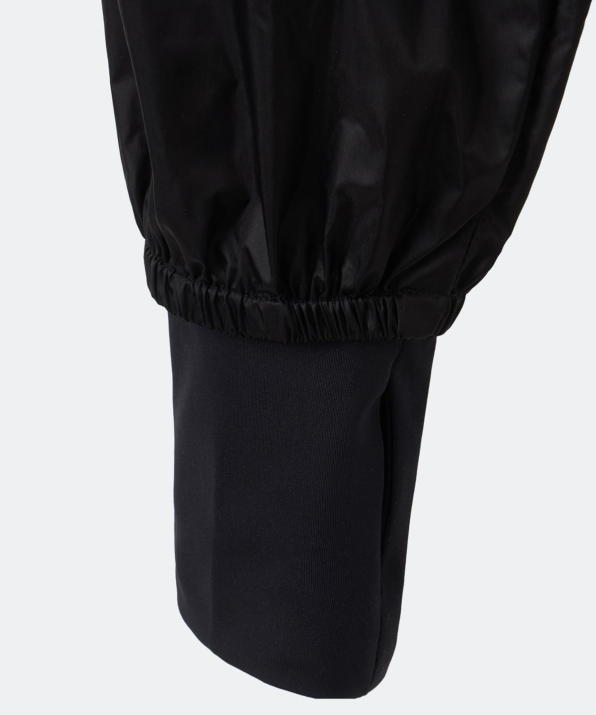 유지(YUJI) FUTURE AIRLIGHT WINDBREAKER BLACK