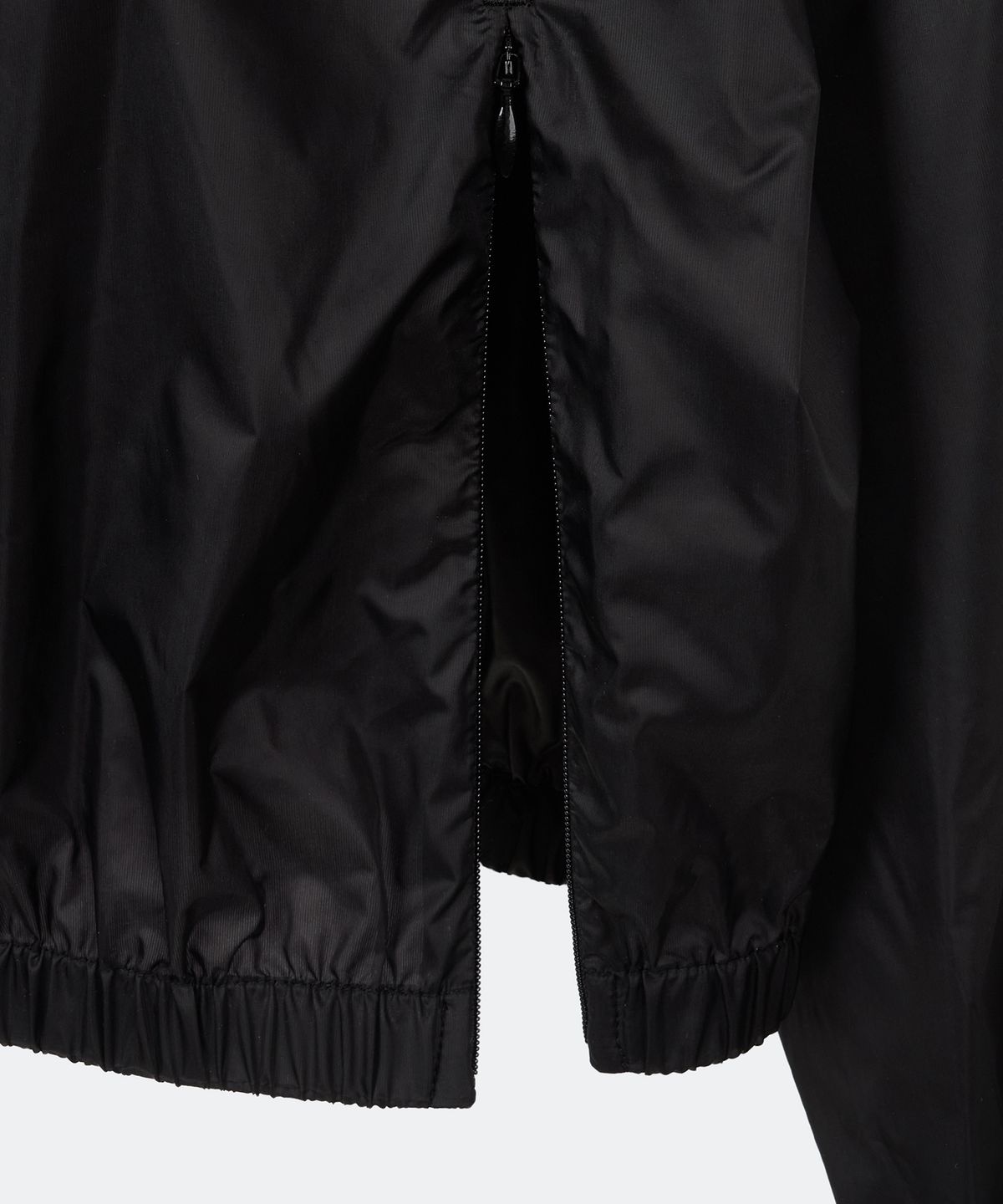 유지(YUJI) FUTURE AIRLIGHT WINDBREAKER BLACK