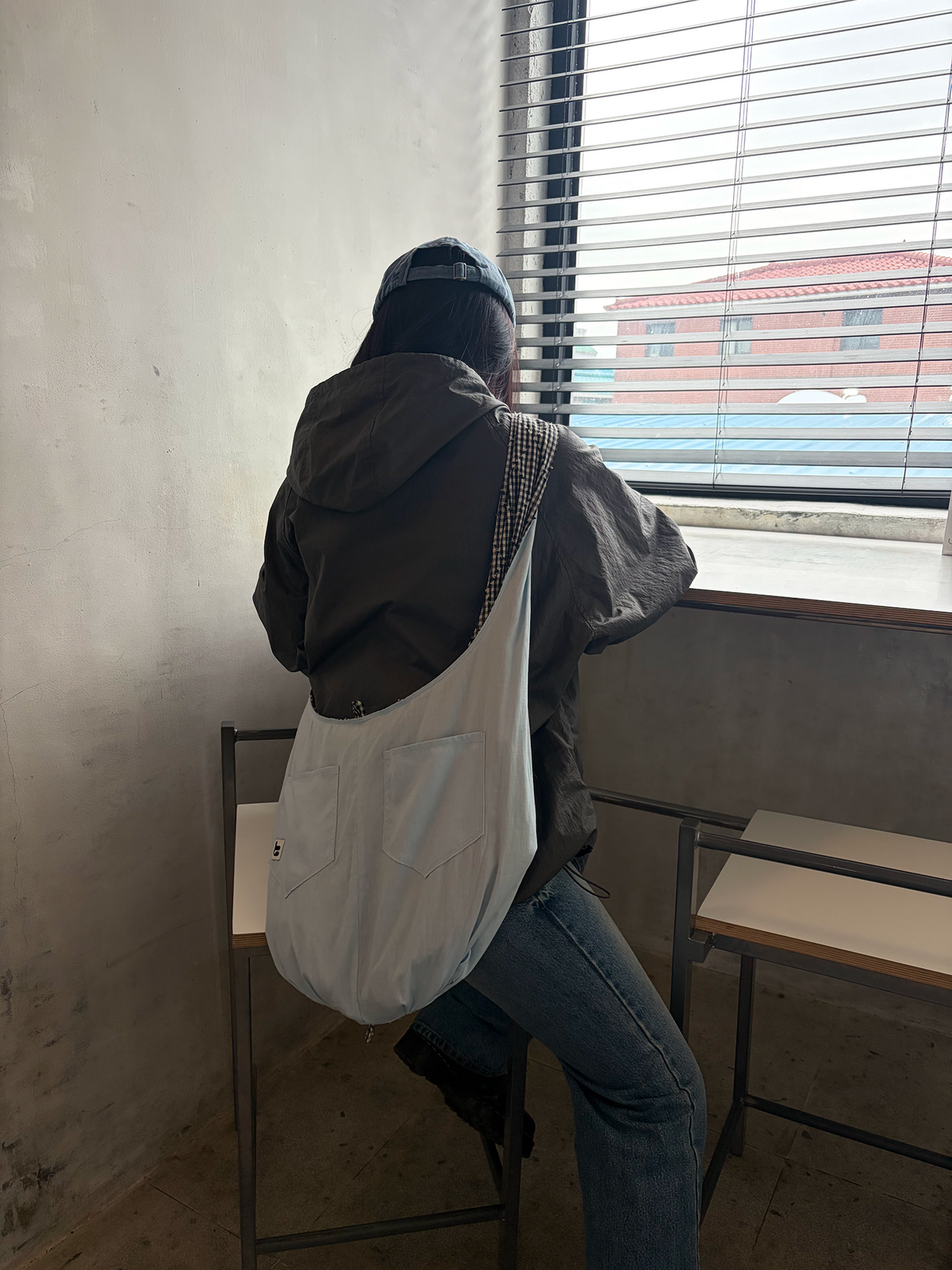 타미카집(TAMIKA ZIP) Peek-a-boo Reversible bag_Black