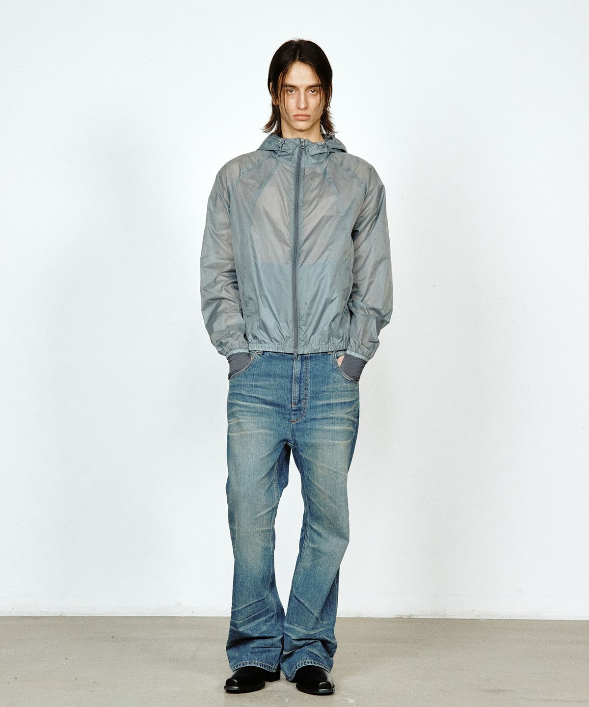 유지(YUJI) FUTURE AIRLIGHT WINDBREAKER GREY