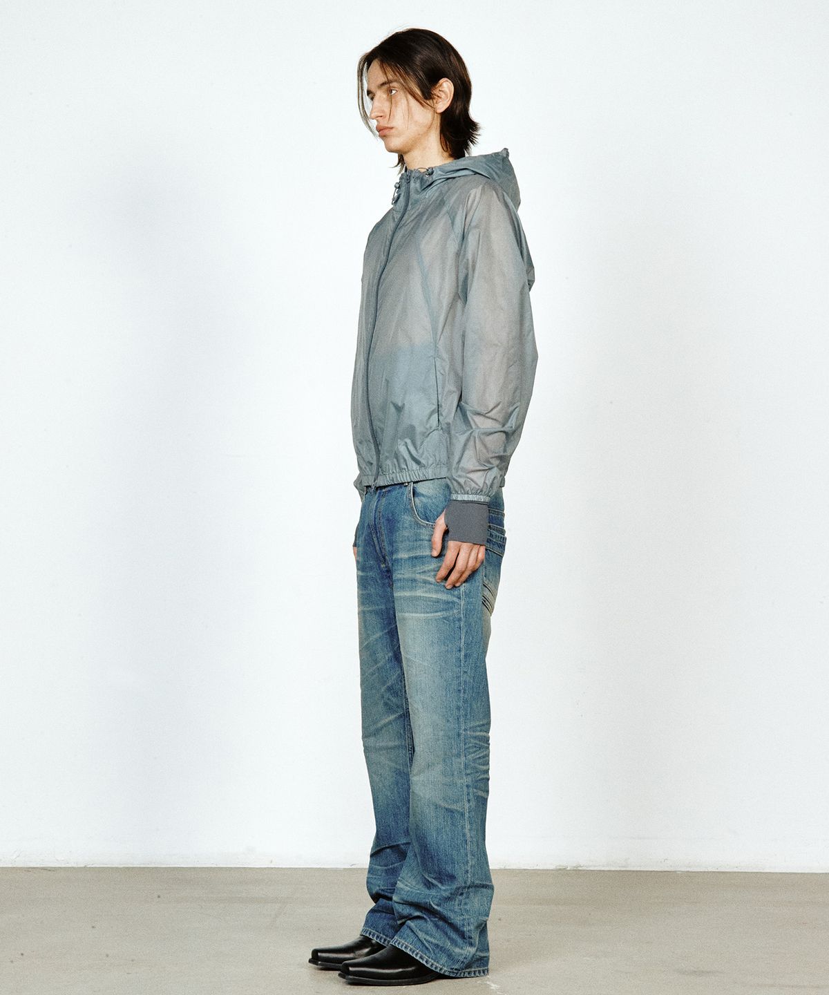 유지(YUJI) FUTURE AIRLIGHT WINDBREAKER GREY