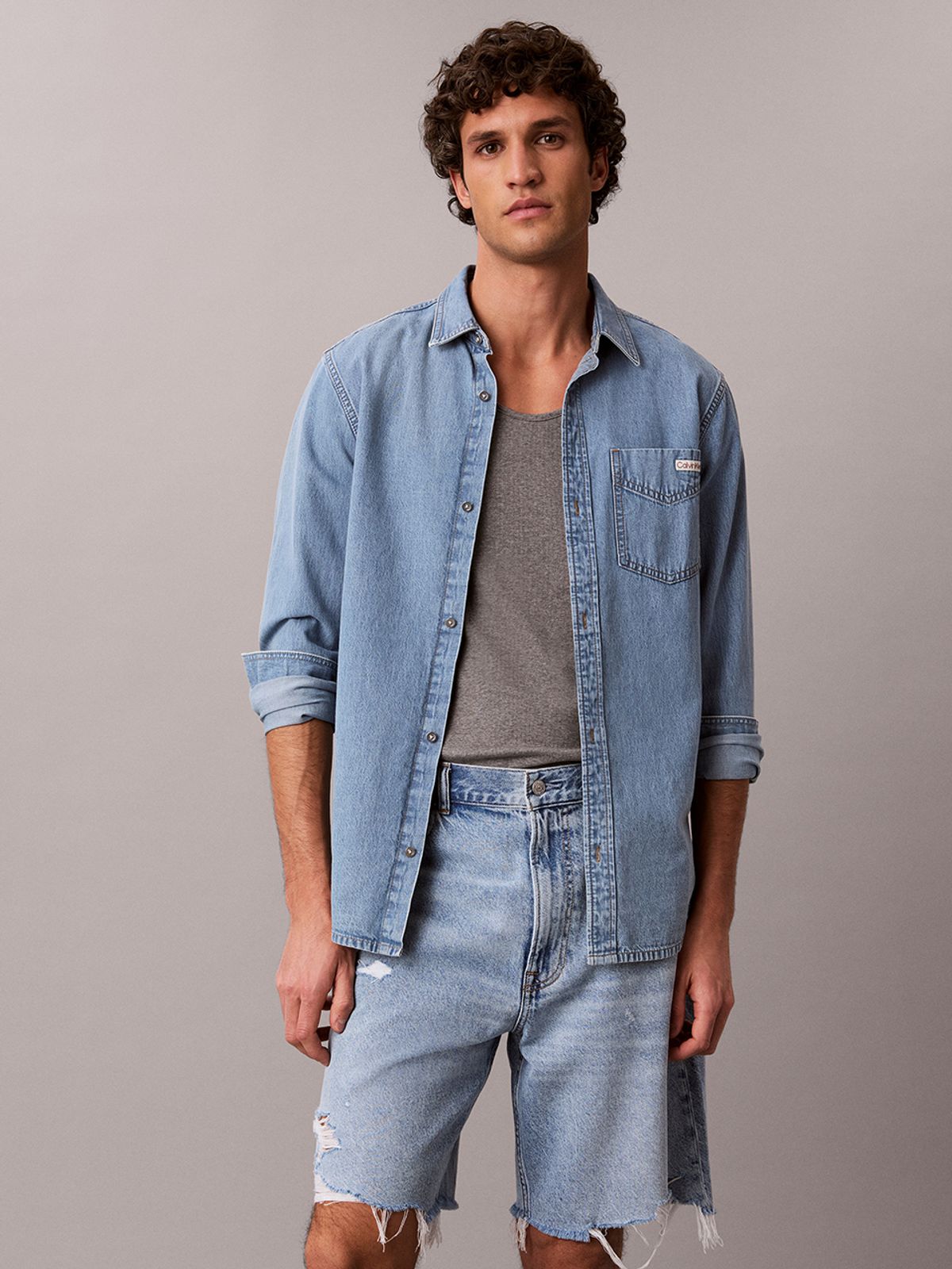 캘빈클라인 진(CALVIN KLEIN JEANS) 라이트 웨이트 에코쿨 90s 데님 쇼츠 4RG766G ZTW