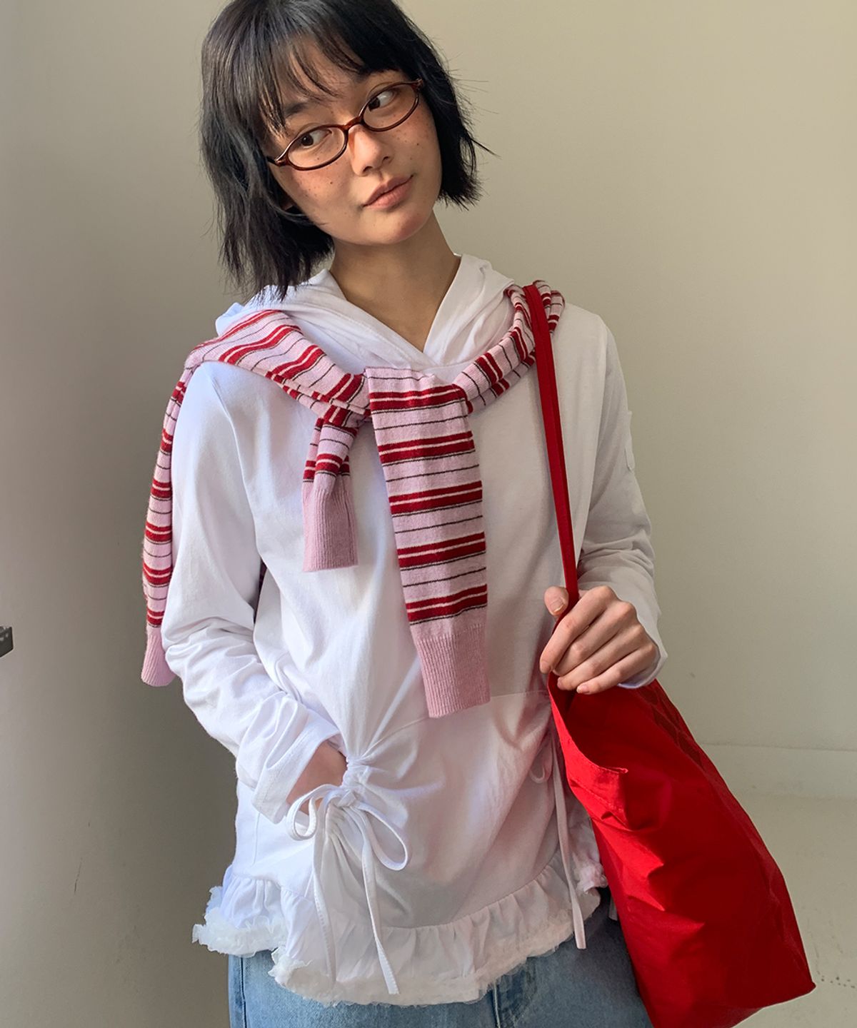 론론(RONRON) FRILL RIBBON HOODIE WHITE