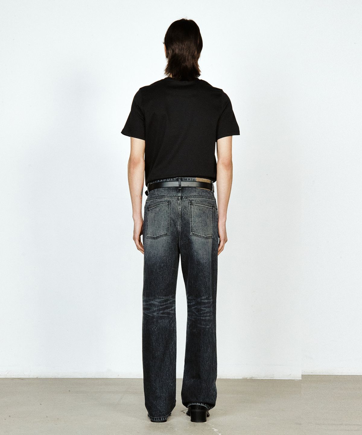 유지(YUJI) SLIM FIT T-SHIRT BLACK