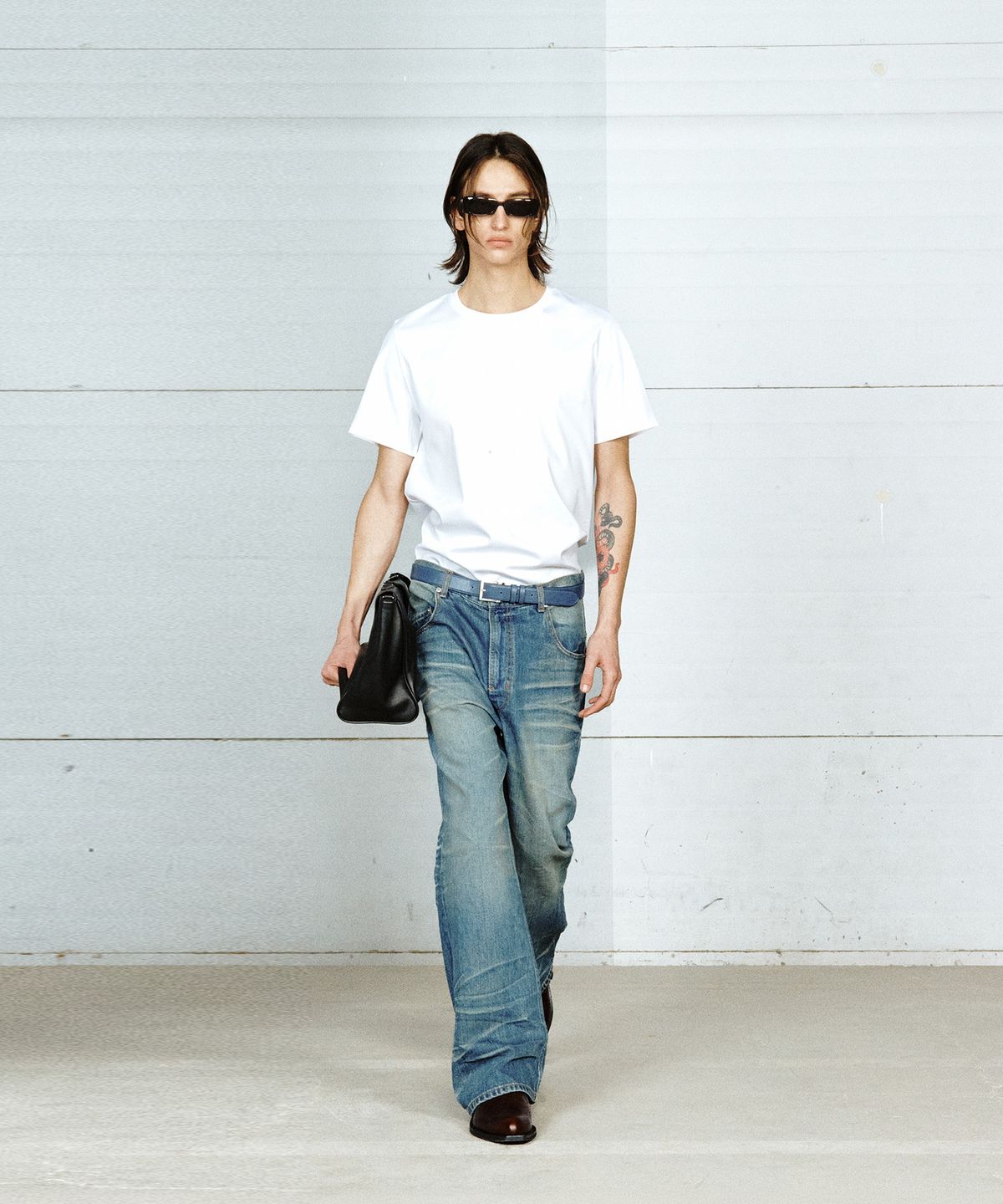 유지(YUJI) SLIM FIT T-SHIRT WHITE