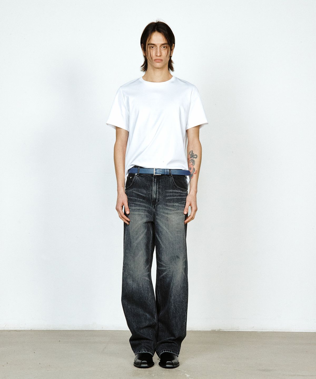 유지(YUJI) SLIM FIT T-SHIRT WHITE